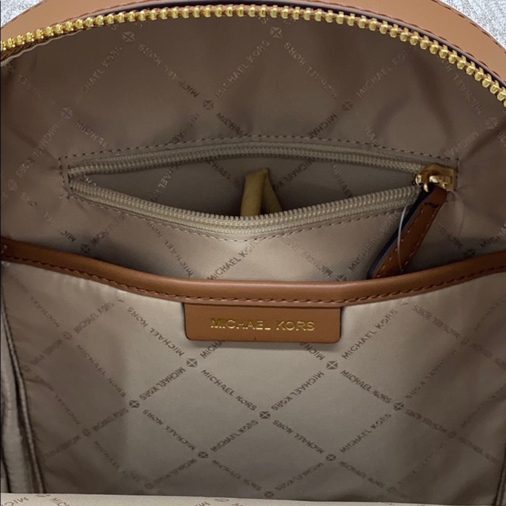 MICHAEL KORS KENLY MEDIUM BACKPACK VANILLA - Picture 15 of 16